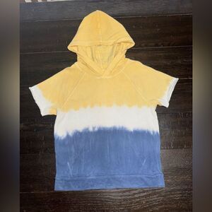 Old navy size 8 boys short sleeve hooded shirt